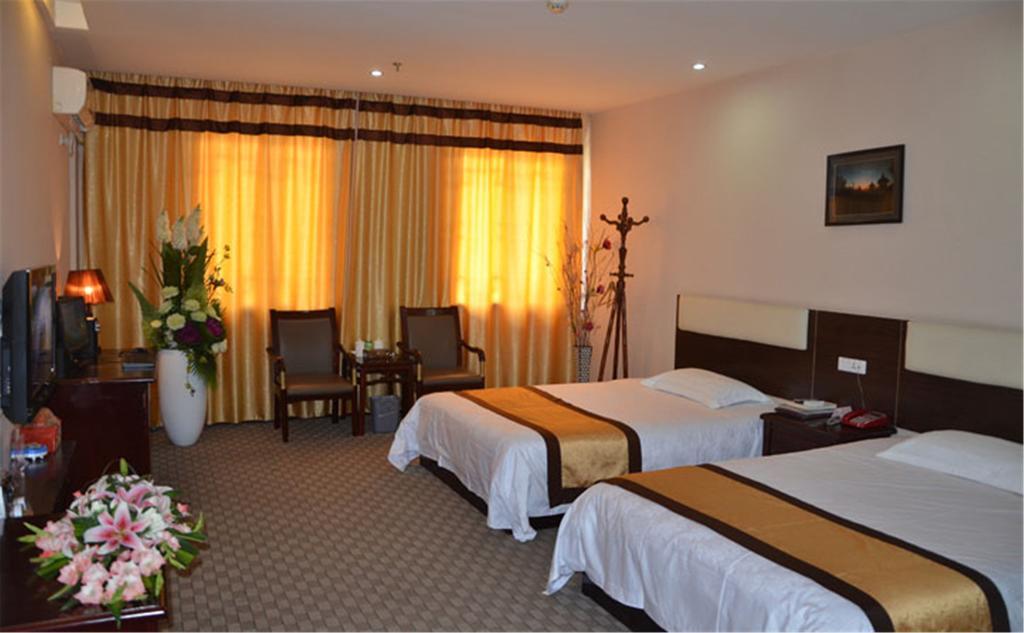 Wudangshan Yinjie Holiday Hotel Danjiangkou Room photo