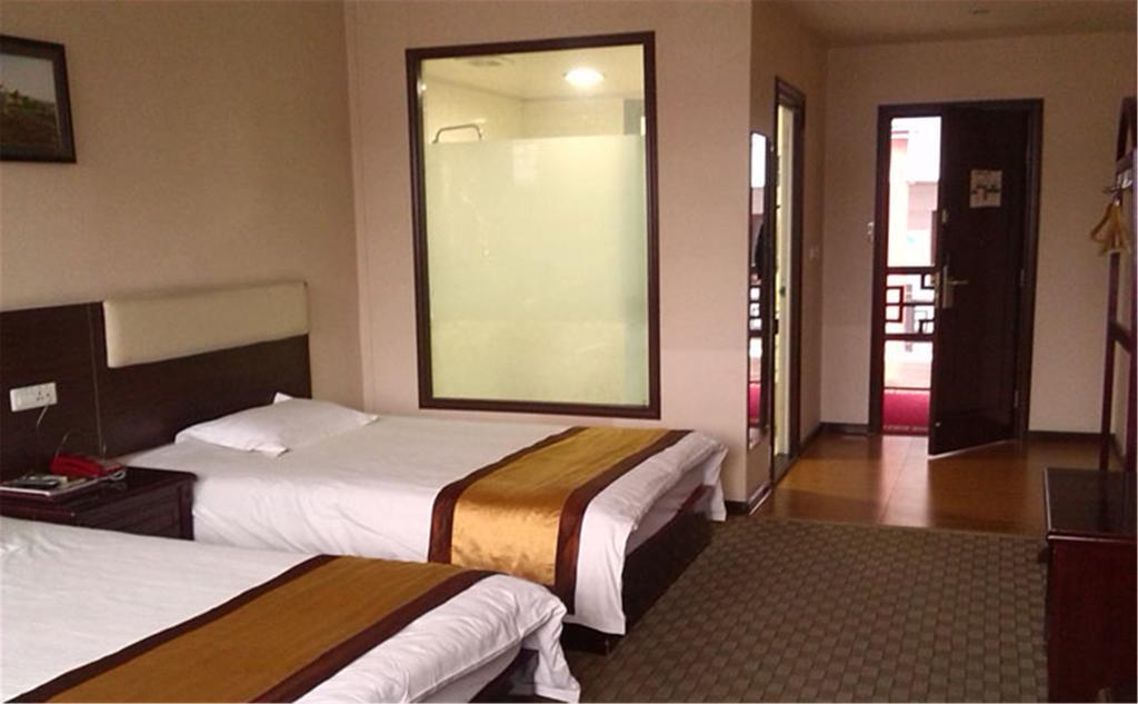 Wudangshan Yinjie Holiday Hotel Danjiangkou Room photo