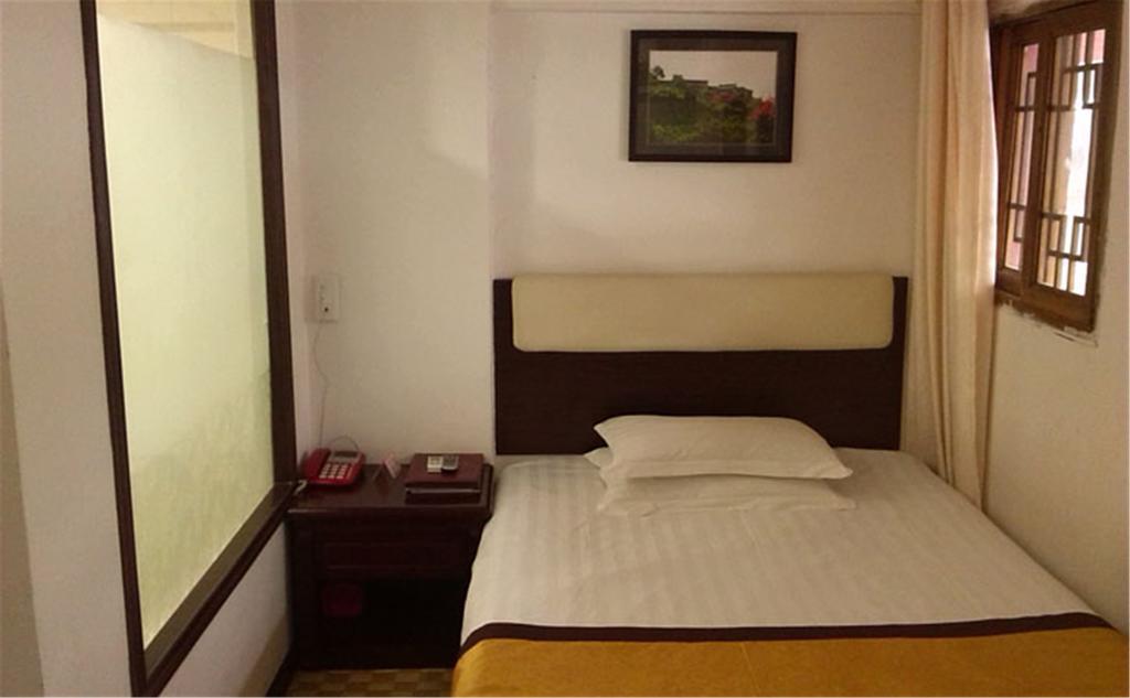 Wudangshan Yinjie Holiday Hotel Danjiangkou Room photo